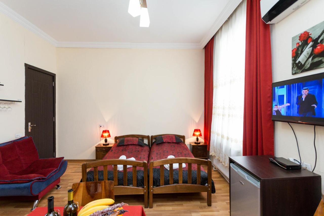 Gis Guest House Tbilisi Exterior photo