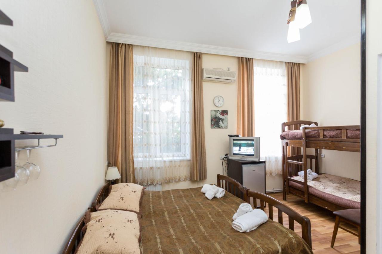Gis Guest House Tbilisi Exterior photo